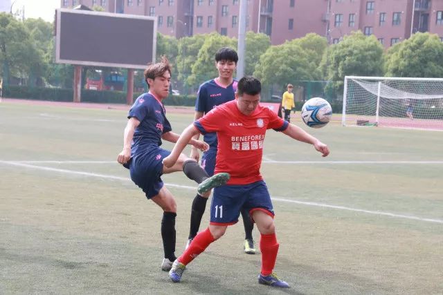 中国男足1-0沙特！赛后沙特主帅盛赞中国队一人，他是国足的未来